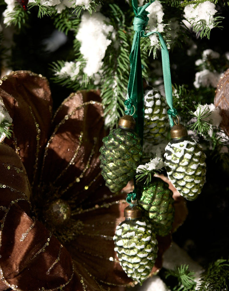 Frosted Green Pinecone Cluster